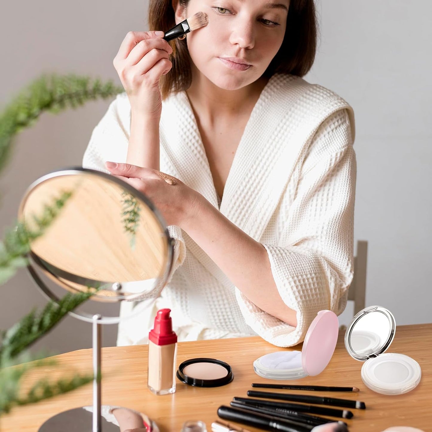 2Pcs Loose Powder Container with Puff 0.17 oz Refillable Empty Powder Compact with Mirror, Portable Empty Makeup Powder Container Loose Powder Compact Case